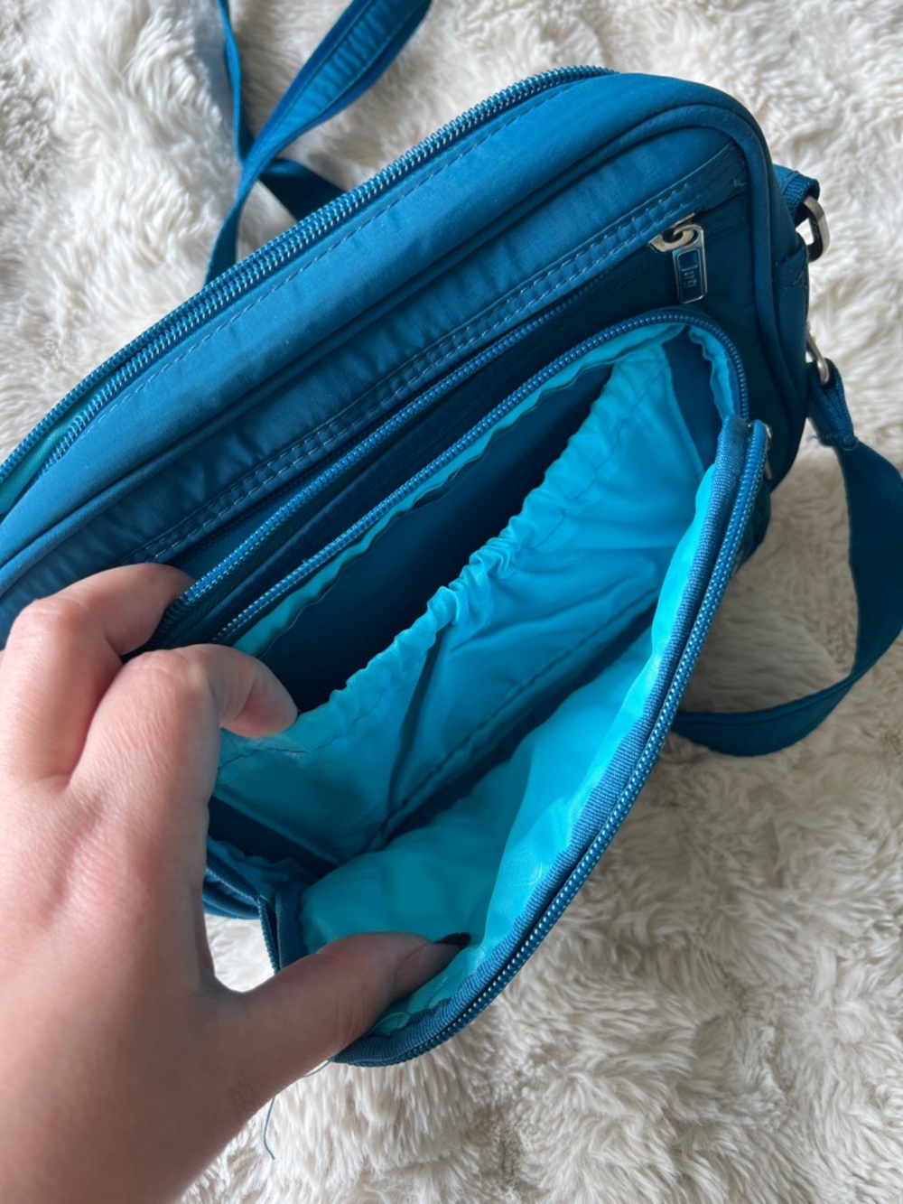 Lug Quilted Crossbody Bag Teal Blue Travel Purse Casual Summer Vacation Bag - Picture 6 of 13